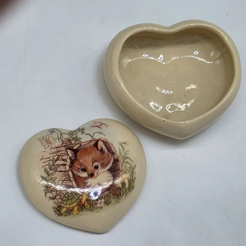 Heart-Shaped Ceramic Trinket Box With Fox & Nature Scene Design